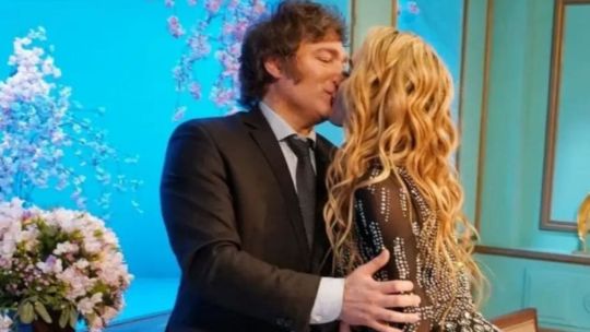 Florez y Milei: la tarotista de Fátima que pulseó contra Karina y que ahora vaticinó el regreso de la pareja
