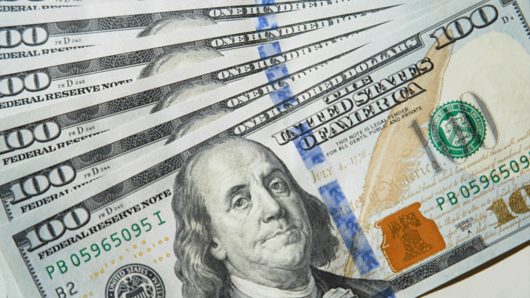 El dólar oficial cerró este miércoles sin cambios, pero el blue en Rosario se movió
