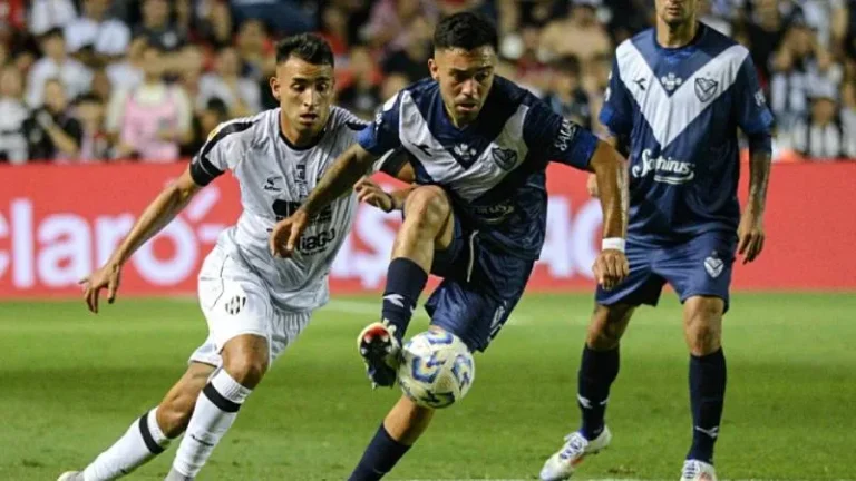 Rosario, la sede: Vélez y Central Córdoba de Santiago del Estero disputan la Supercopa Argentina