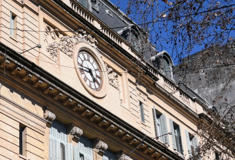 Sobre relojes a cuerda: tiempo, mitos y dichos populares
