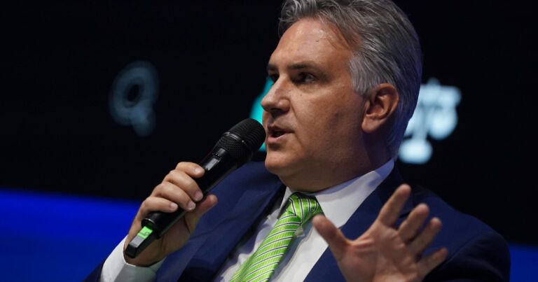 «Hay que ponerle límite a esta locura de dos extremos»: Llaryora cruzó a Milei tras el veto a los ATN y le pidió por el Garrahan y las universidades