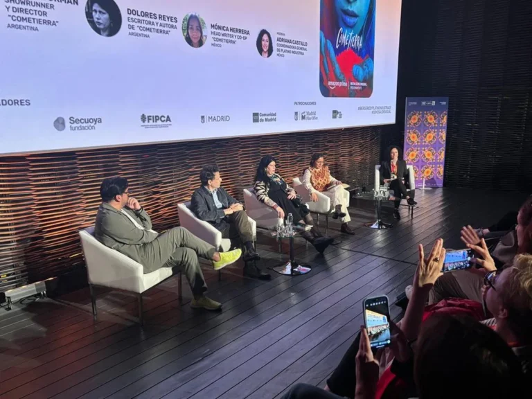 Dolores Reyes presentó Cometierra, la serie que adapta su novela homónima, censurada por el gobierno de Milei