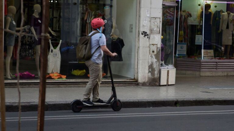 Aumentó el uso de los monopatines eléctricos y surgen como opción al colectivo, moto y auto