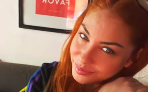 Una amiga de Lourdes confirmó que la cantante fue golpeada por su pareja en las últimas horas