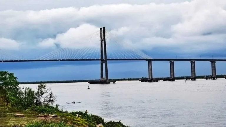 El gobierno de Milei concesionó 1.800 km de rutas nacionales, entre ellas el puente Rosario-Victoria