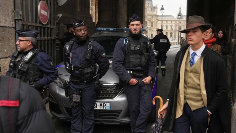 No era un detective del robo del Louvre, apenas un adolescente «elegante»