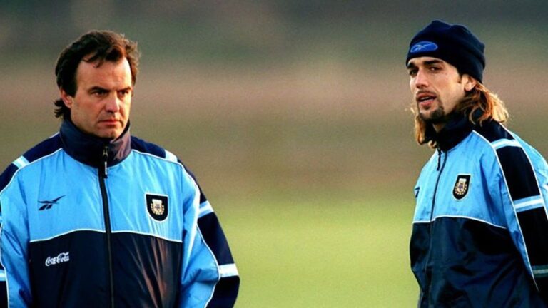 Batistuta recordó cuando el Loco Bielsa le prohibió comer alfajores en Newell’s