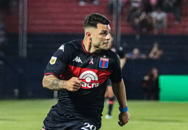 Tigre hizo valer la opción de compra y le adquirió a Central la mitad del pase de Nacho Russo