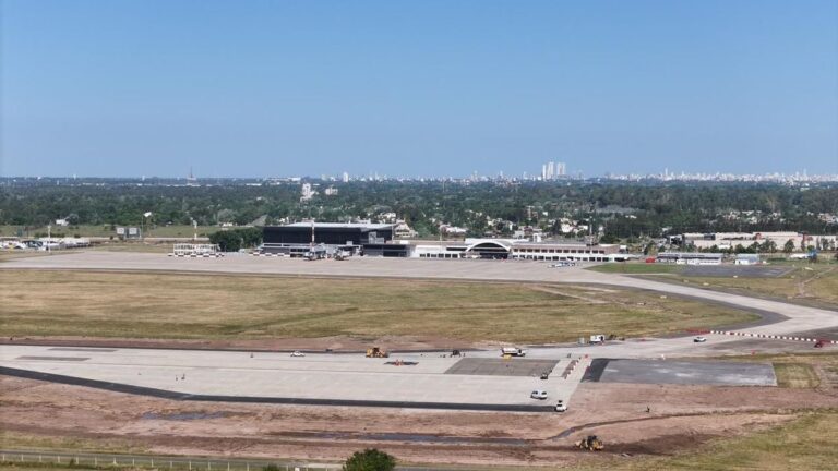 Reapertura del aeropuerto de Rosario: cuándo vuelve a operar y cuál será el primer vuelo comercial