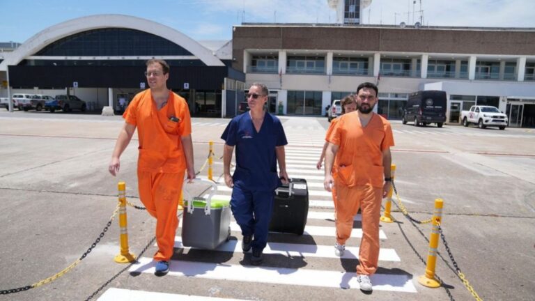 La nueva pista del aeropuerto de Rosario debutó con un vuelo sanitario