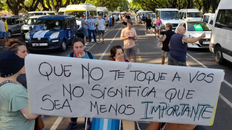 Discapacidad: transportistas aseguran que «hay familias desesperadas que no pueden trasladar a sus hijos»