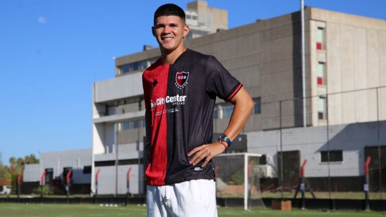 Llegó a Newell’s siendo un desconocido y quiere ganarse un lugar en el rojinegro: «Espero estar a la altura»