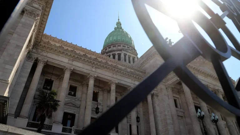 El Gobierno pone el foco en la reforma laboral y evalúa postergar los cambios al Código Penal