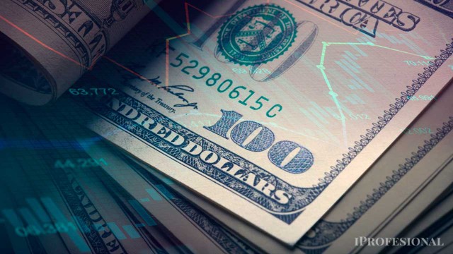 El dólar oficial cayó a $1.470, con lo que tocó el nivel más bajo en un mes