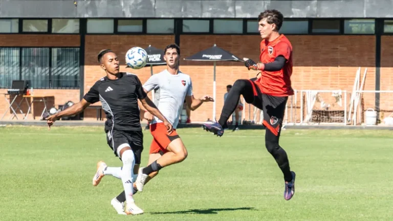 Leones sumó minutos de fútbol ante la Reserva de Newells en Bella Vista