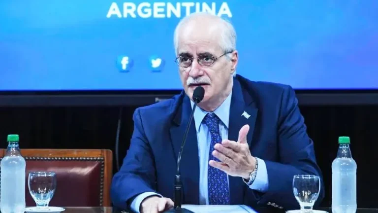 Taiana pone la lupa en la concesión de la Hidrovía y presentó un pedido de informes al Gobierno