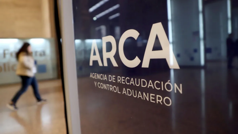 La recaudación de impuestos mantuvo su debilidad en febrero y hubo una fuerte baja del IVA