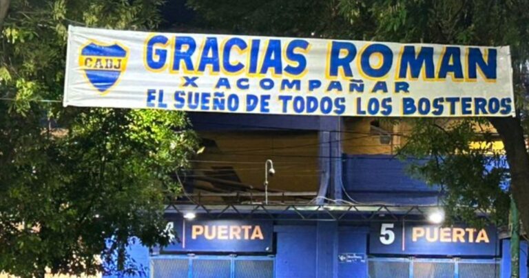 Los pasacalles dedicados a Riquelme en la Bombonera tras el anuncio de ampliación