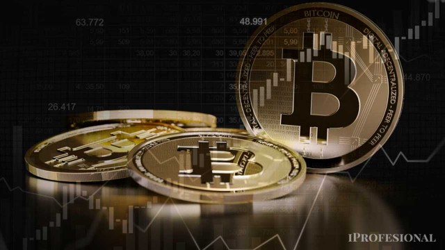 Bitcoin le sacó amplia ventaja al oro y a Wall Street durante las peores crisis desde 2020