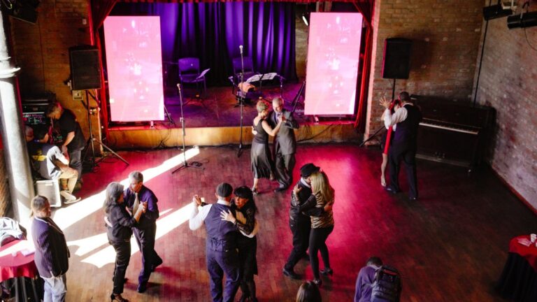 Bailes en espacios públicos de Rosario: cumbia, milonga y ritmos que toman la ciudad
