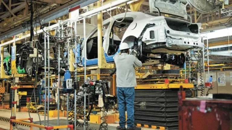 Crisis sin fin: advierten que la actividad económica volvió a caer un 2,9% interanual en febrero