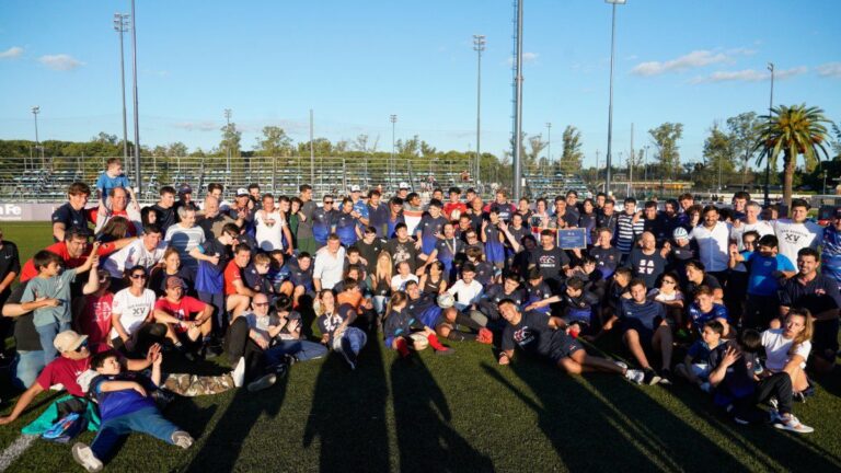 Presentación de la Copa Diario La Capital con jugadores de Capibaras XV y San Agustín XV en el Hipódromo Independencia