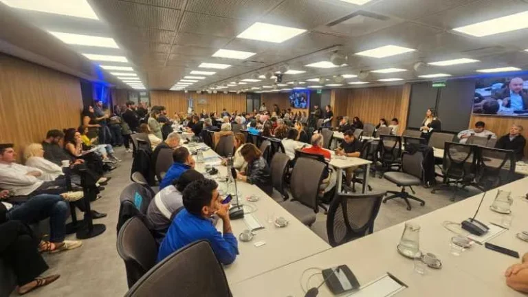 Reunión de la Comisión de Economía en el Congreso con empresarios y trabajadores