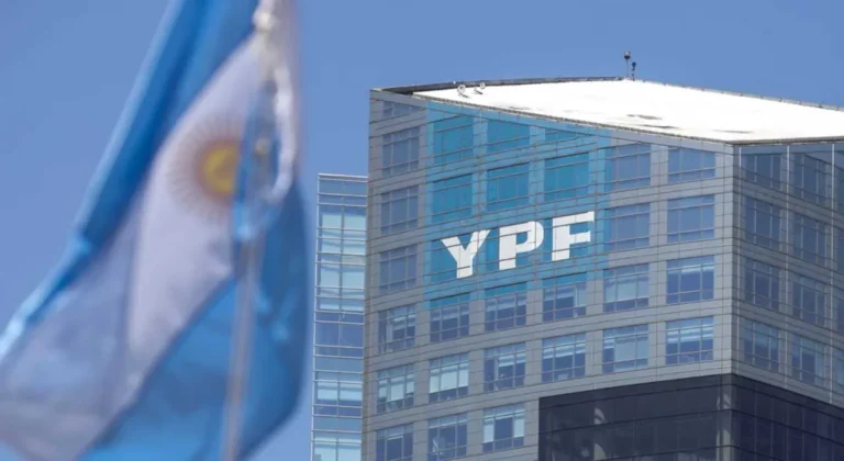 Edificio de tribunales de justicia en Estados Unidos, referencia al caso YPF.