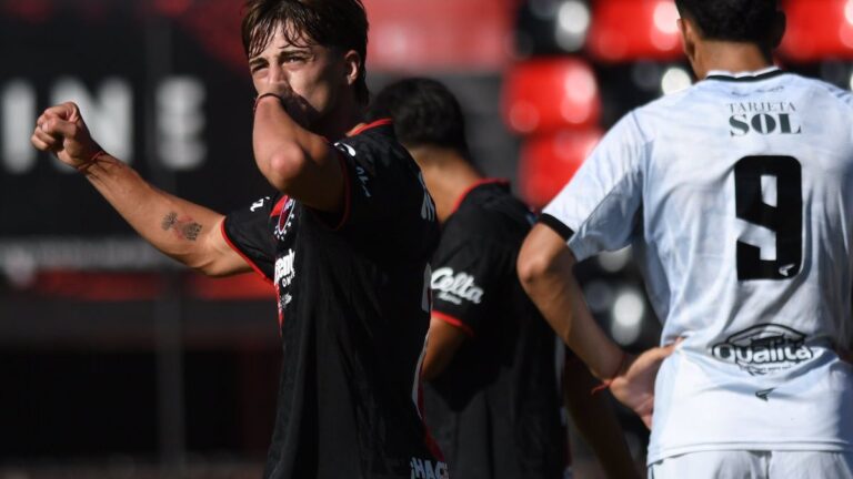 Partido de reserva de Newell's en el estadio Marcelo Bielsa
