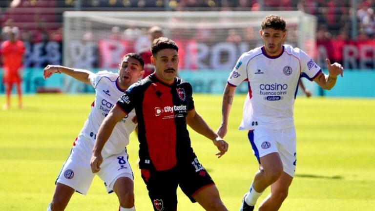 Matías Cóccaro durante un entrenamiento de Newell's