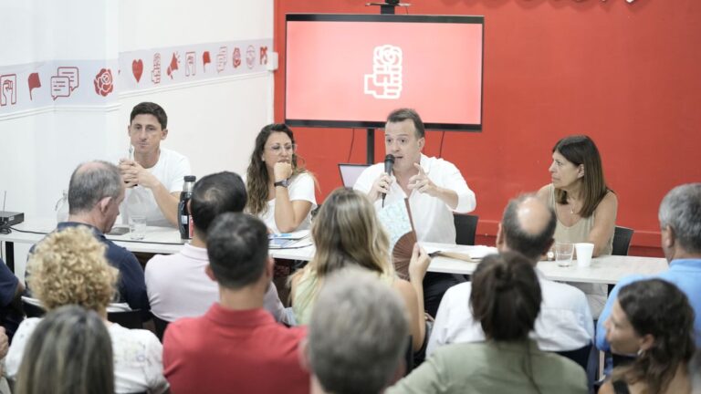 Congresales del Partido Socialista durante el encuentro en el Paraninfo de la UNL, Santa Fe.