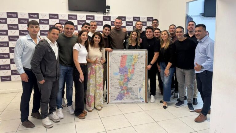 Romina Diez en reunión con referentes de La Libertad Avanza en Rosario