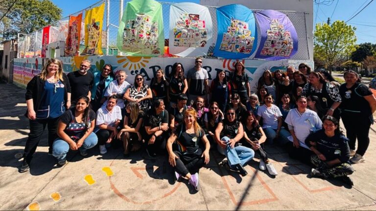 Acto de celebración de los 50 años del jardín Arco Iris en la sede fundacional de barrio Francetti