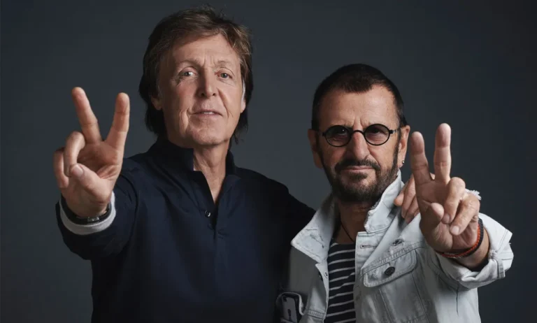 Paul McCartney y Ringo Starr en estudio de grabación